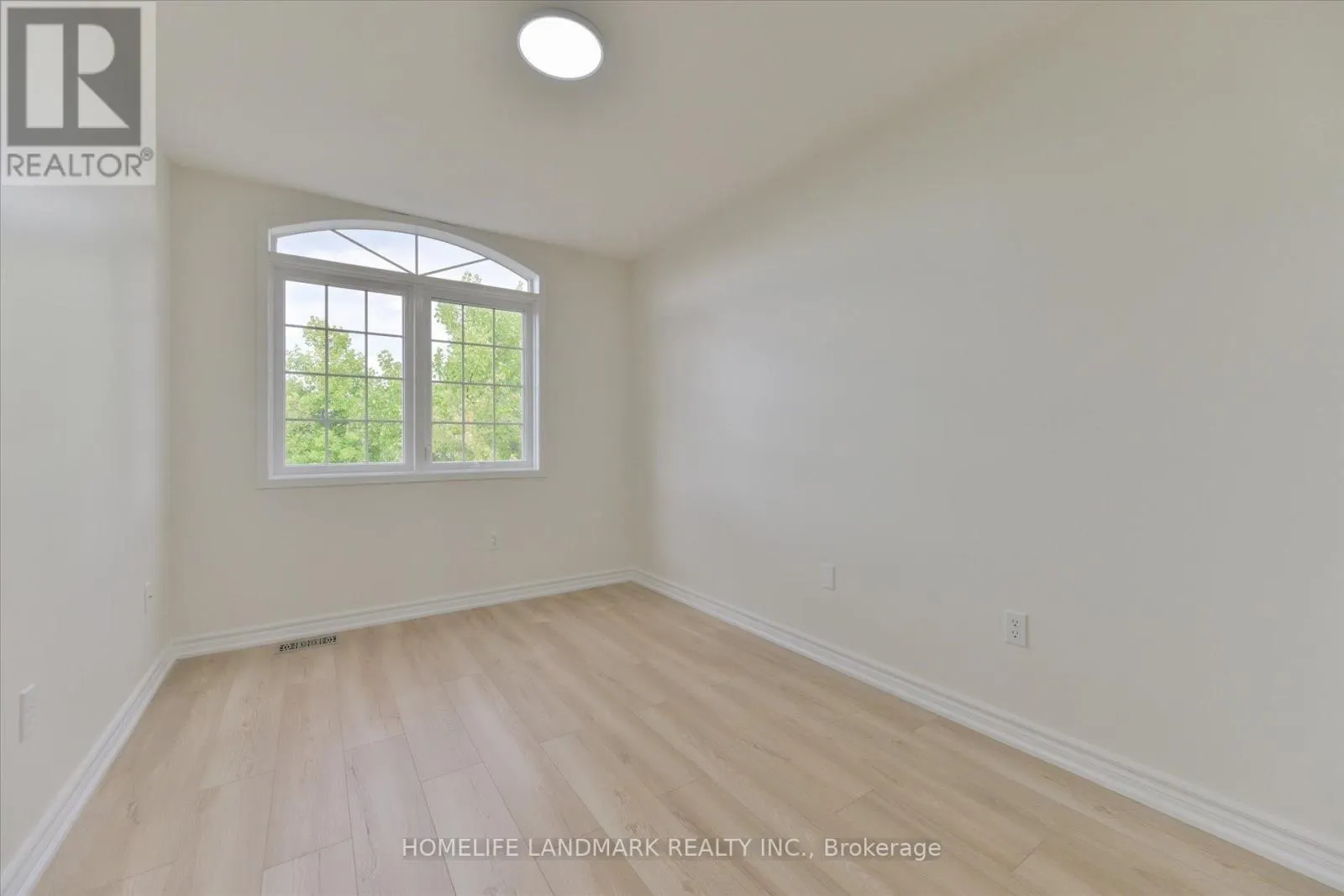 206 VENICE GATE DRIVE
