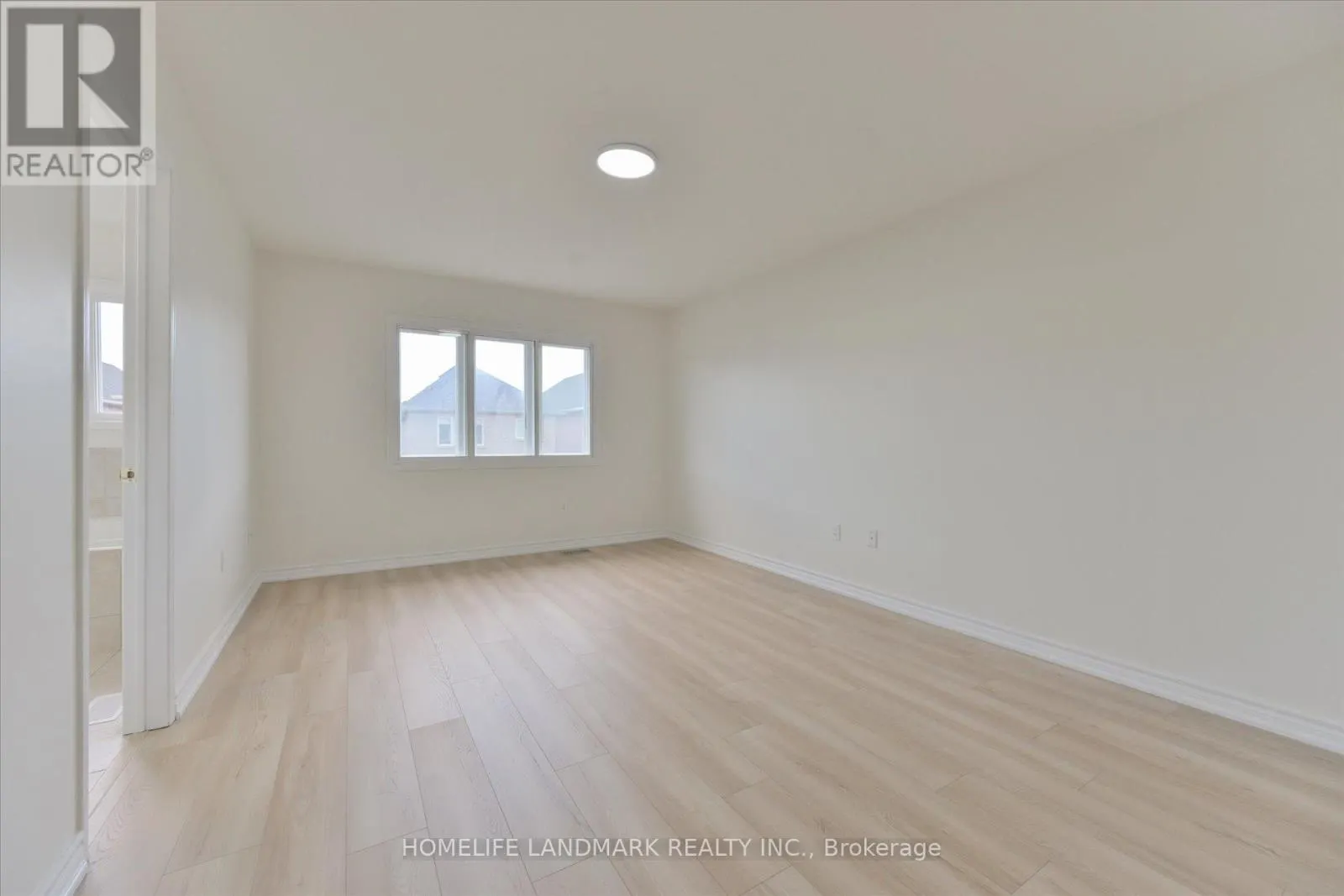 206 VENICE GATE DRIVE