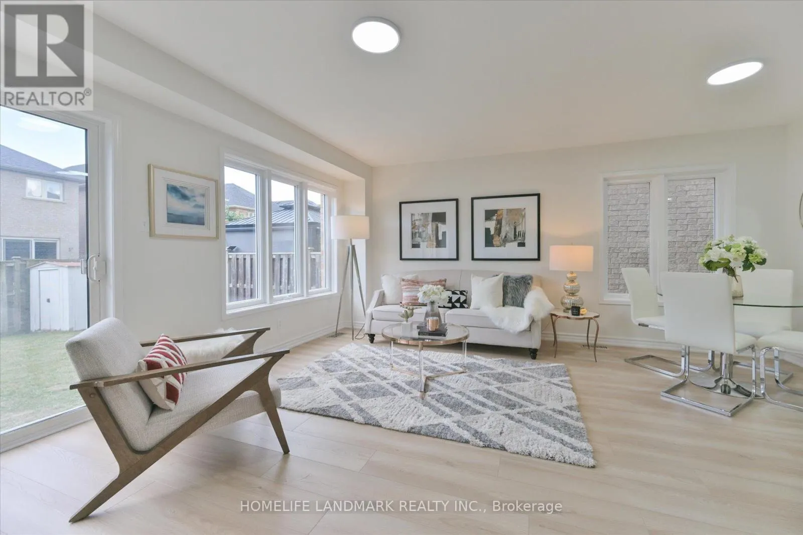 206 VENICE GATE DRIVE
