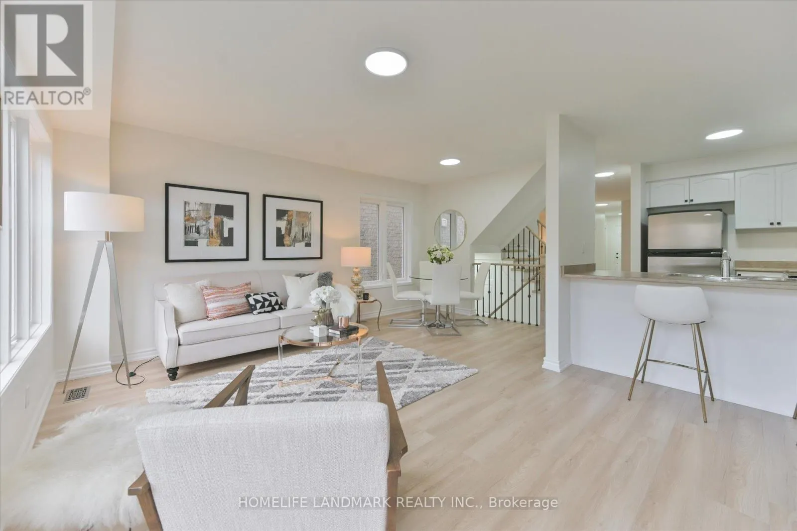 206 VENICE GATE DRIVE