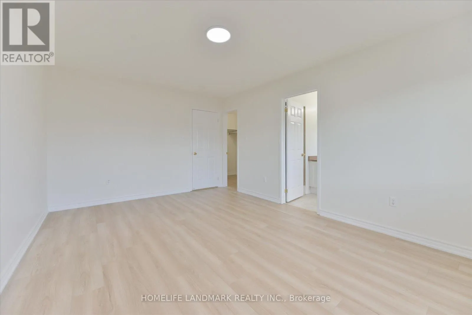 206 VENICE GATE DRIVE