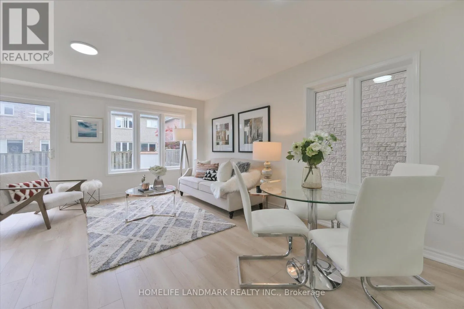 206 VENICE GATE DRIVE