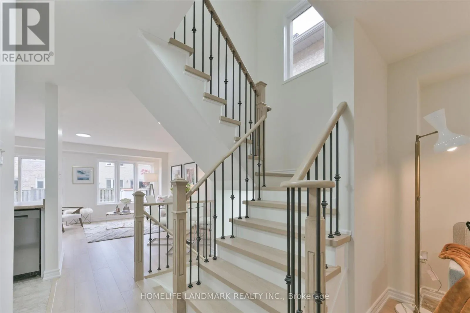 206 VENICE GATE DRIVE