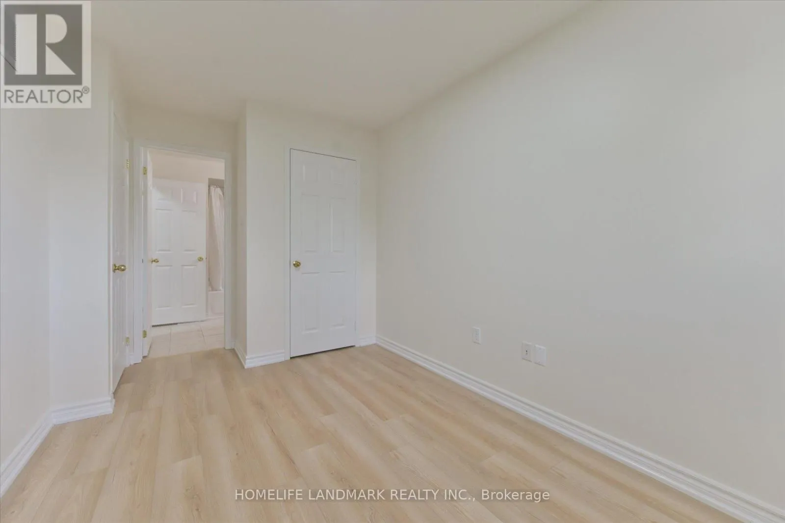 206 VENICE GATE DRIVE