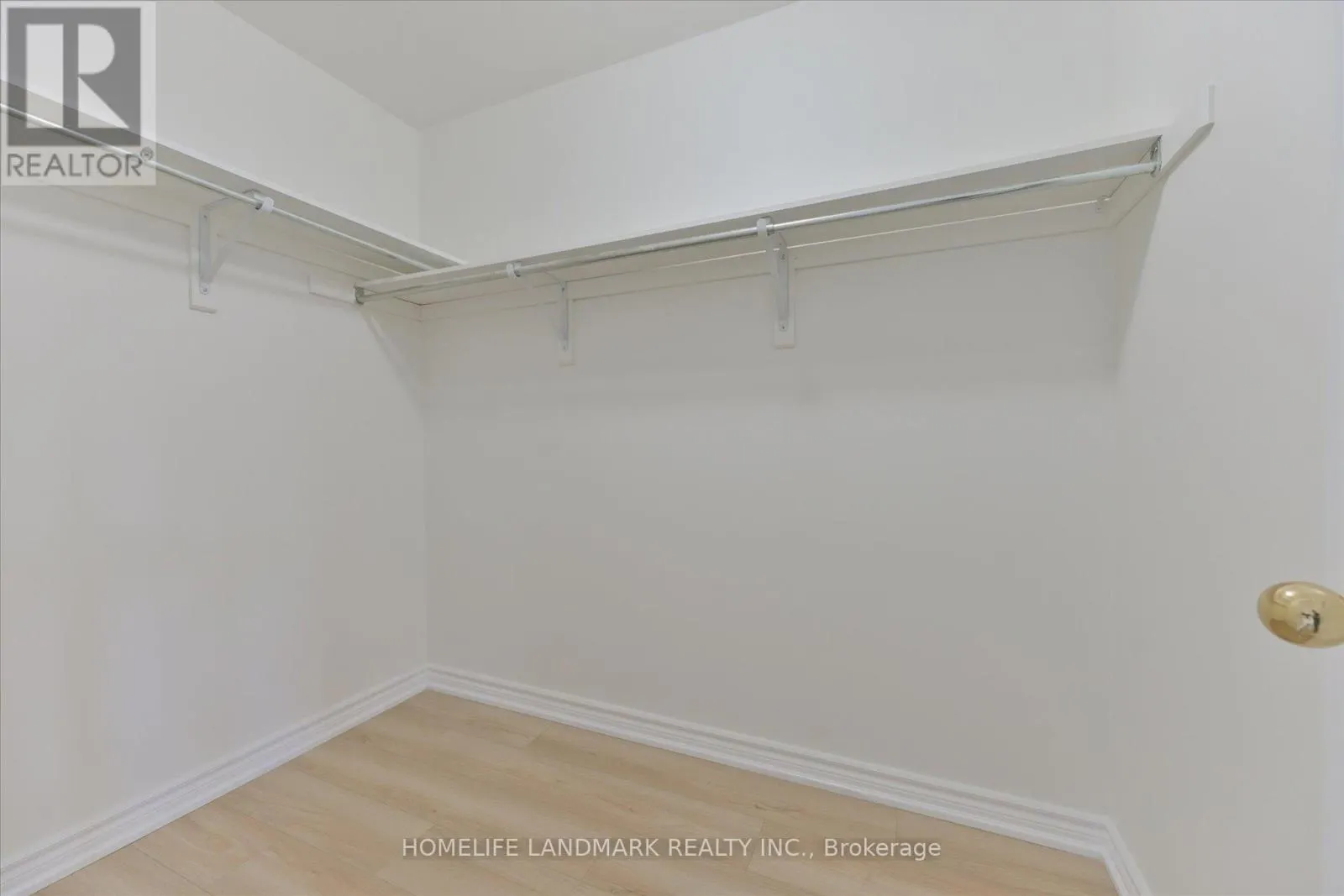206 VENICE GATE DRIVE
