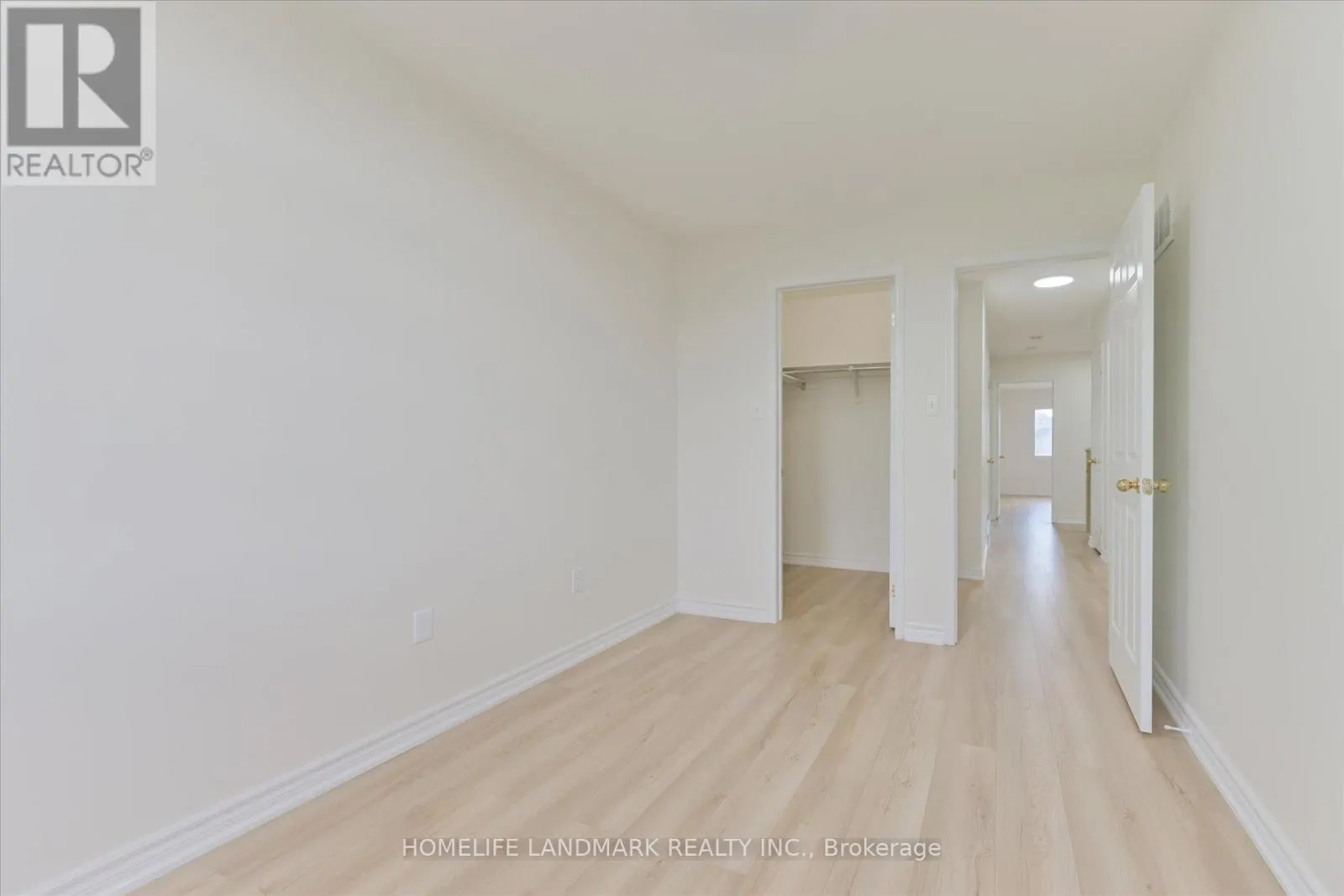 206 VENICE GATE DRIVE