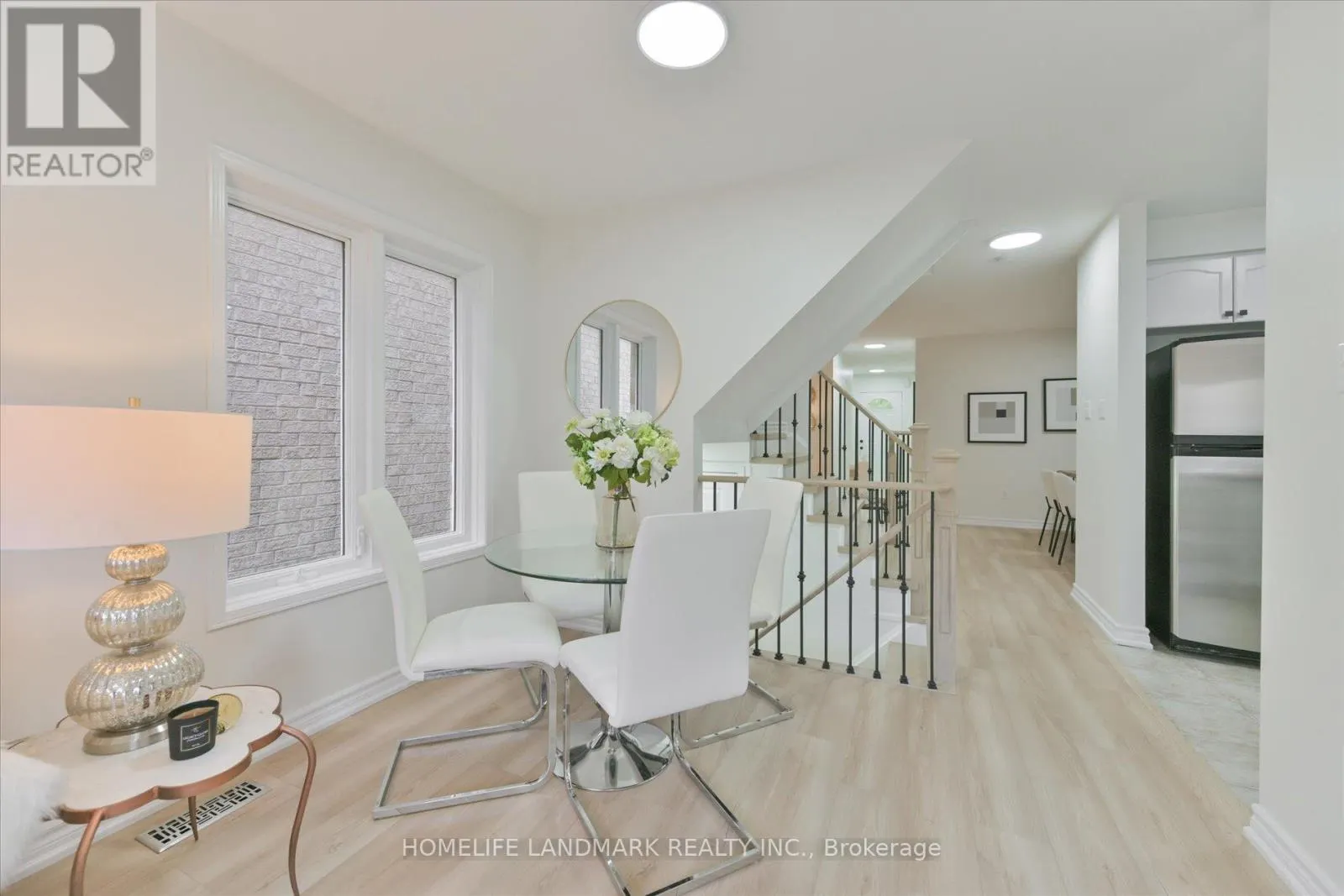 206 VENICE GATE DRIVE