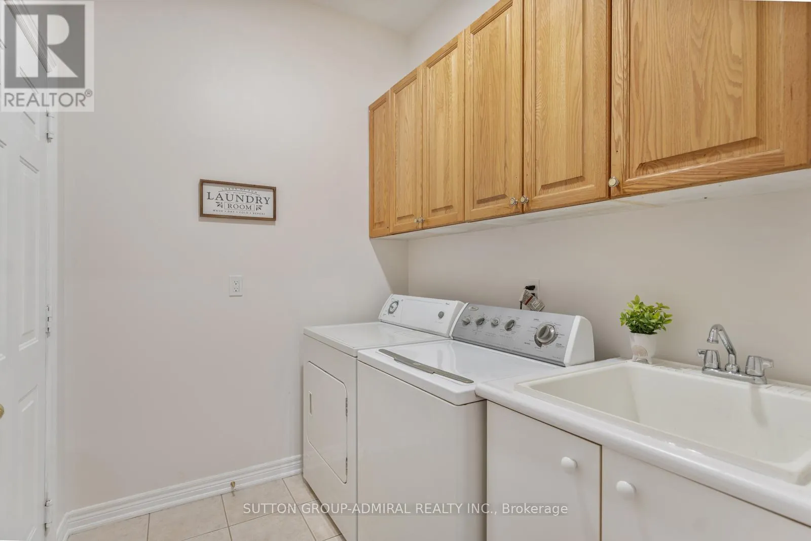 16 APPLEVIEW ROAD