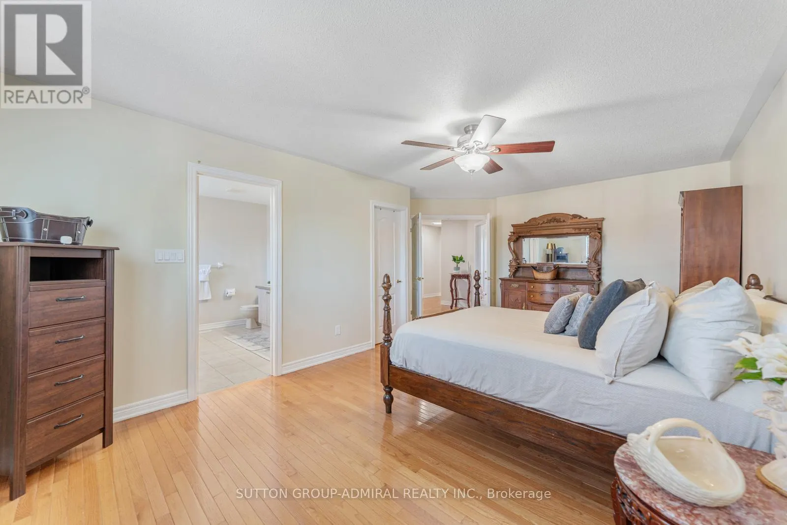 16 APPLEVIEW ROAD