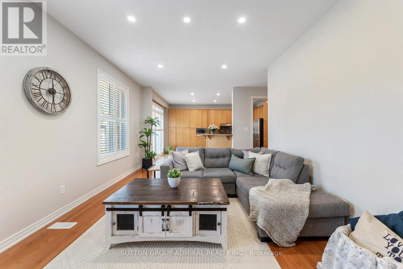 16 APPLEVIEW ROAD