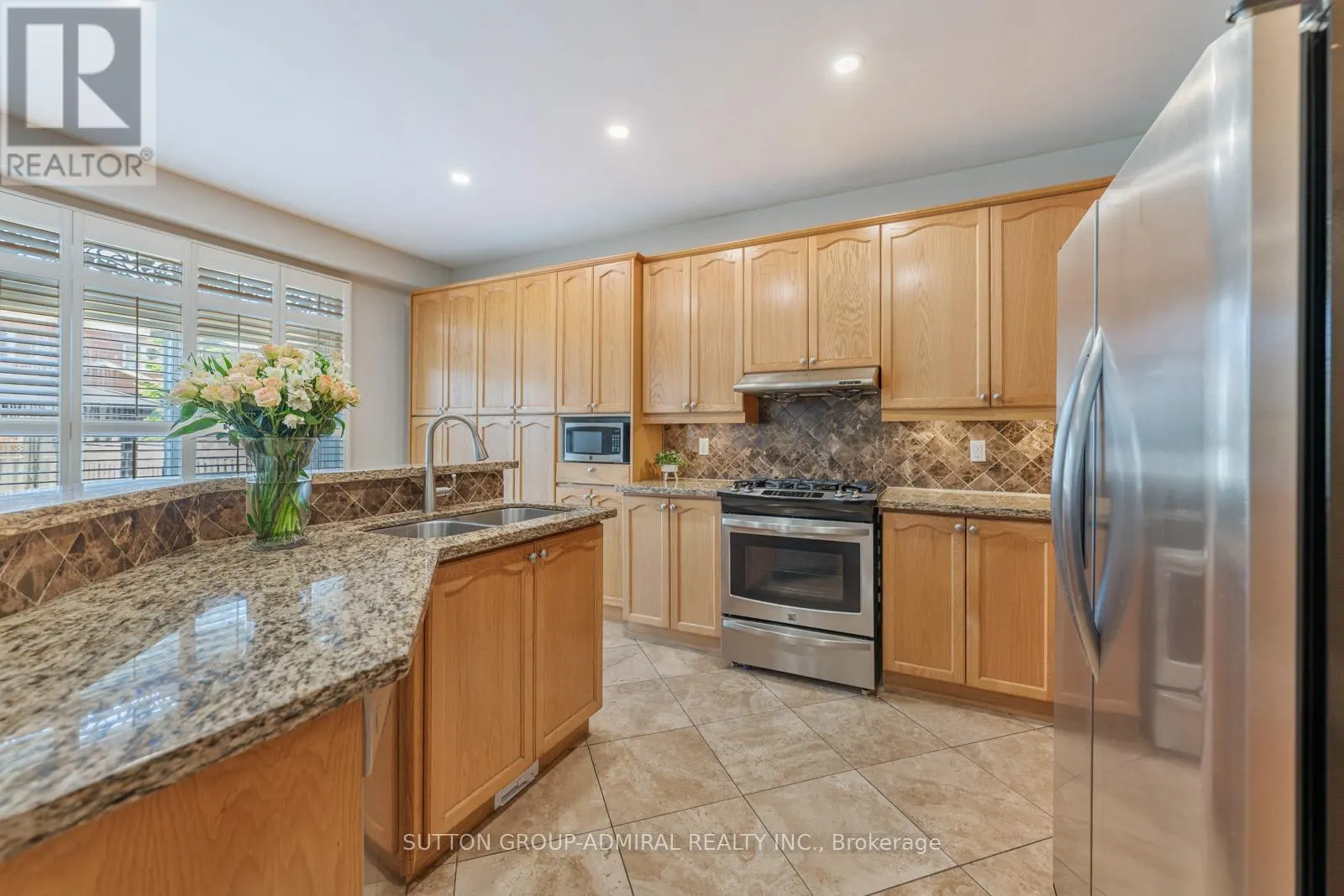 16 APPLEVIEW ROAD
