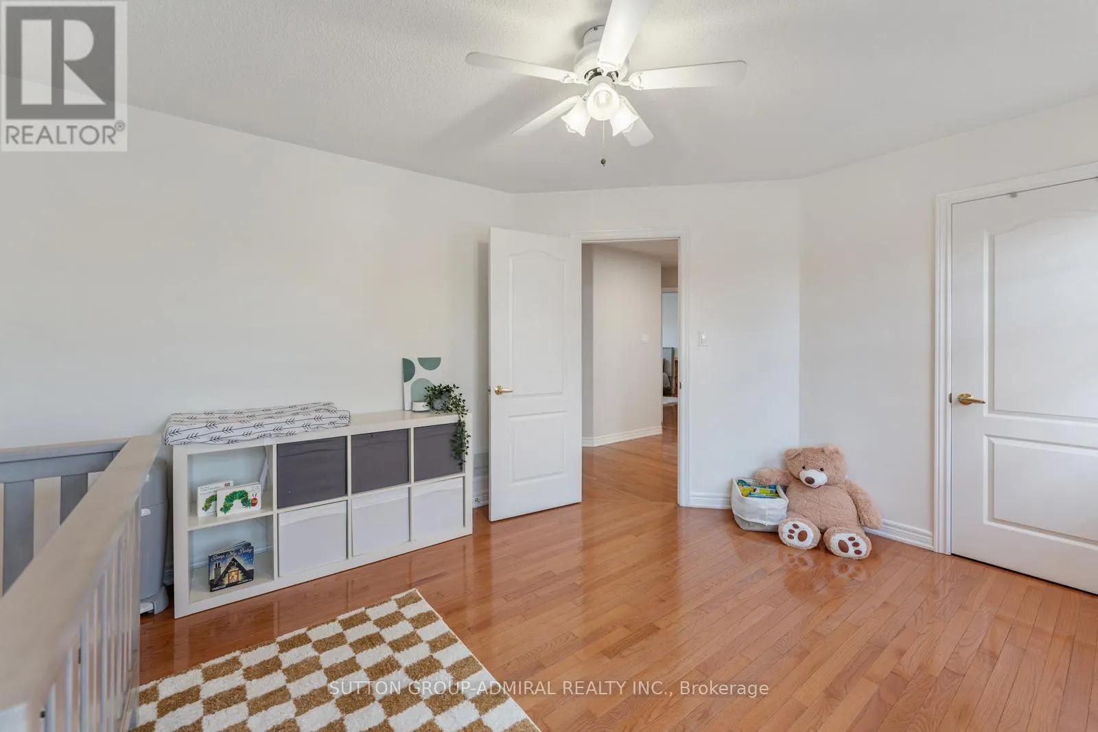16 APPLEVIEW ROAD