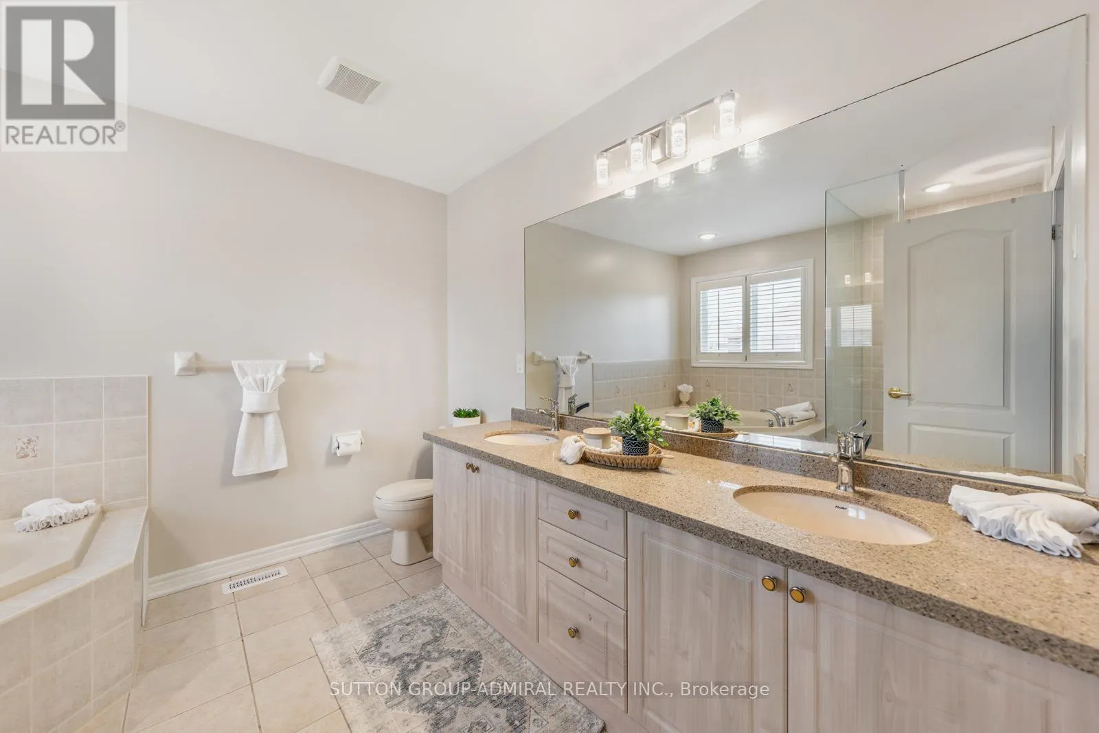 16 APPLEVIEW ROAD