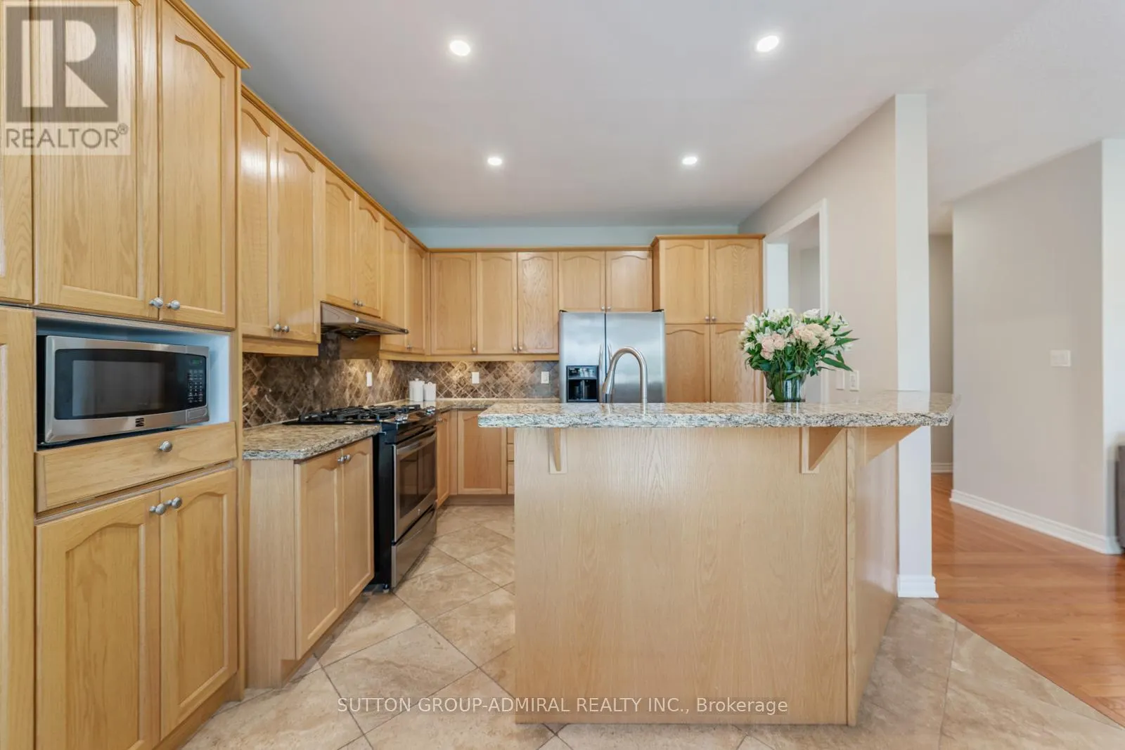 16 APPLEVIEW ROAD