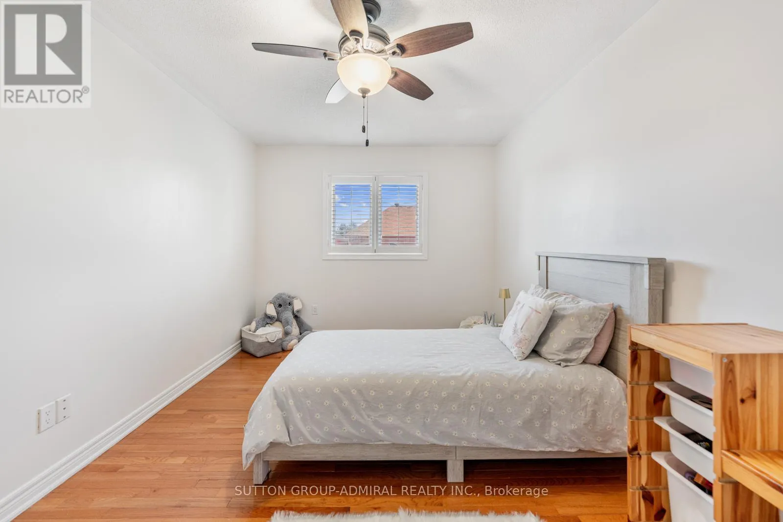 16 APPLEVIEW ROAD