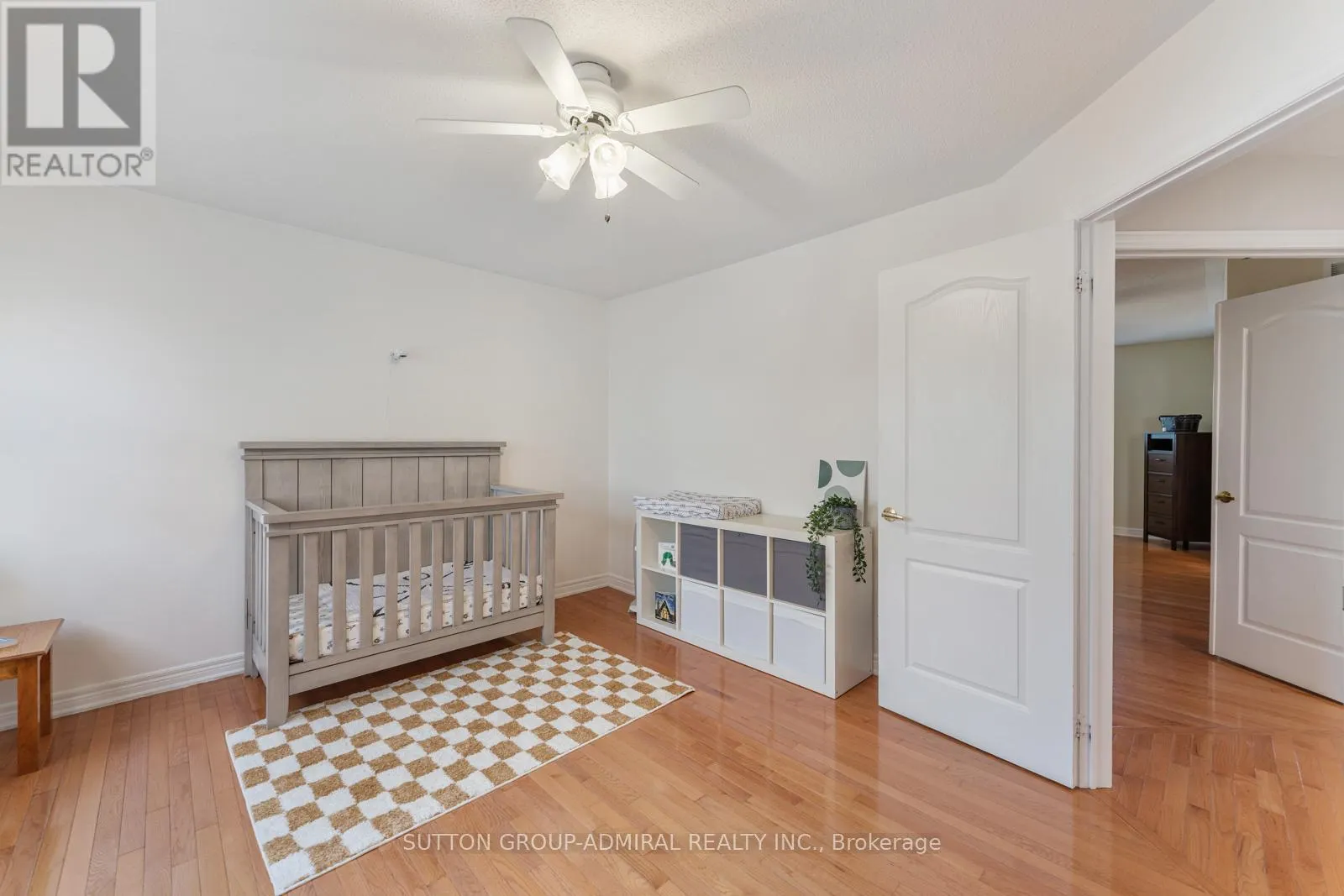 16 APPLEVIEW ROAD