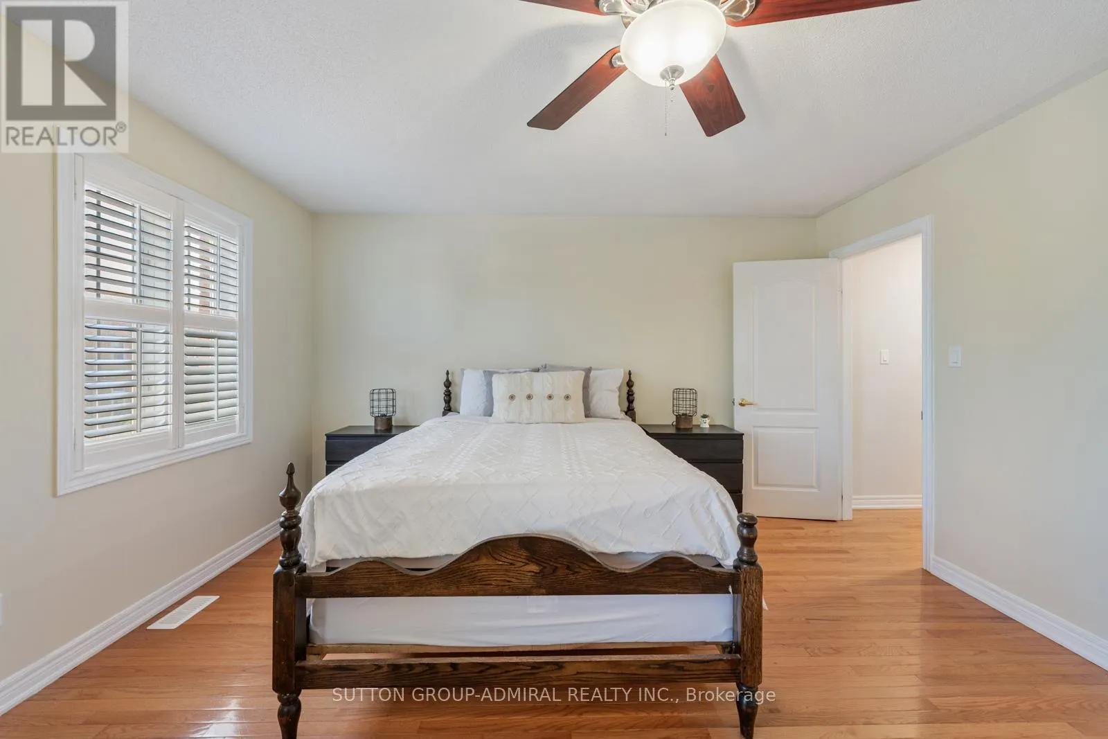 16 APPLEVIEW ROAD