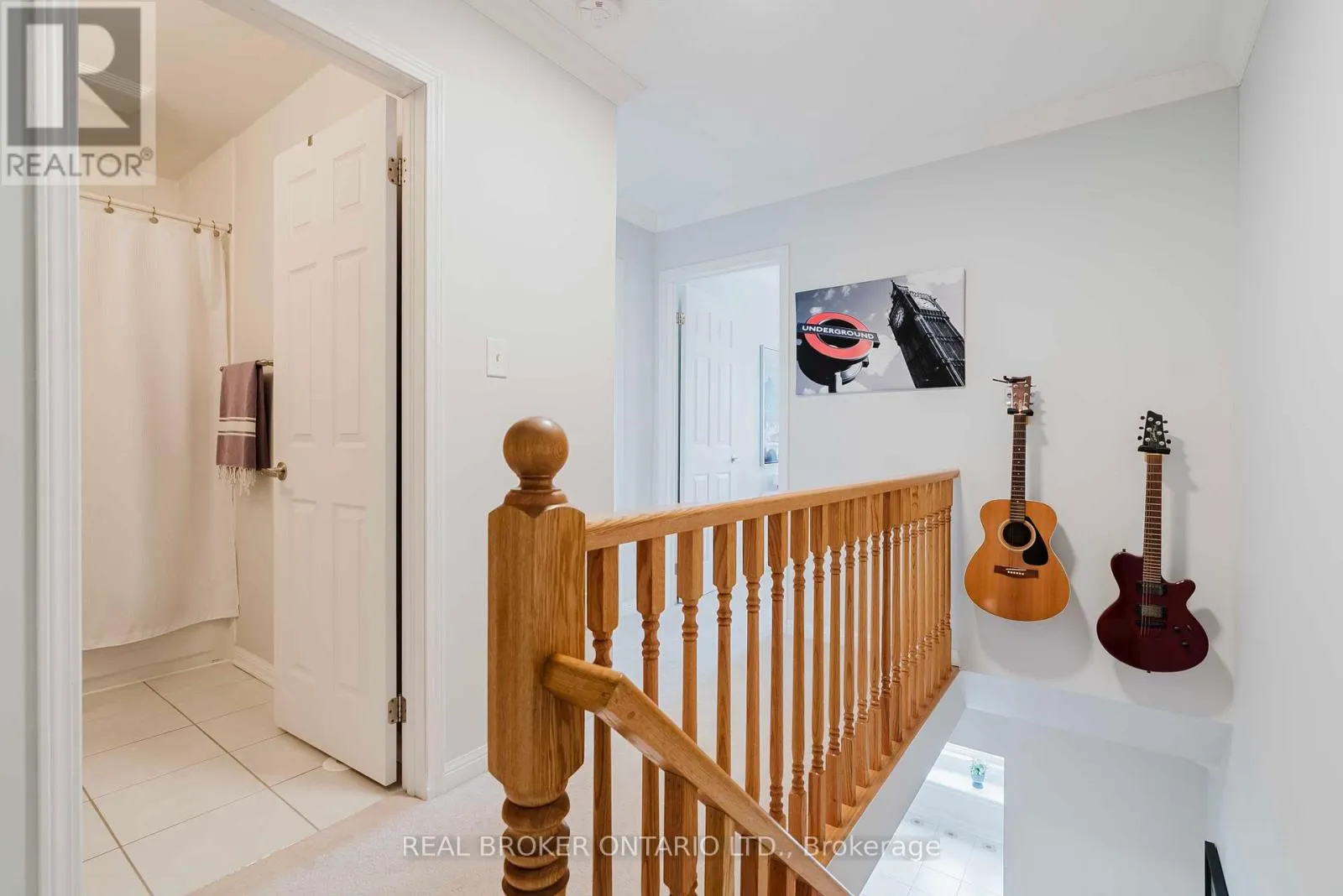 15 MUSTON LANE