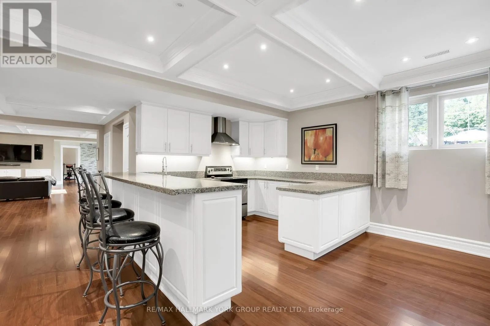 2 KINGSWOOD DRIVE