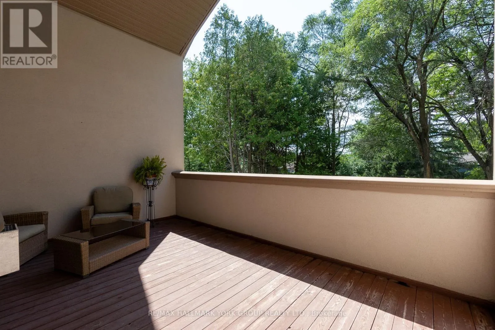 2 KINGSWOOD DRIVE