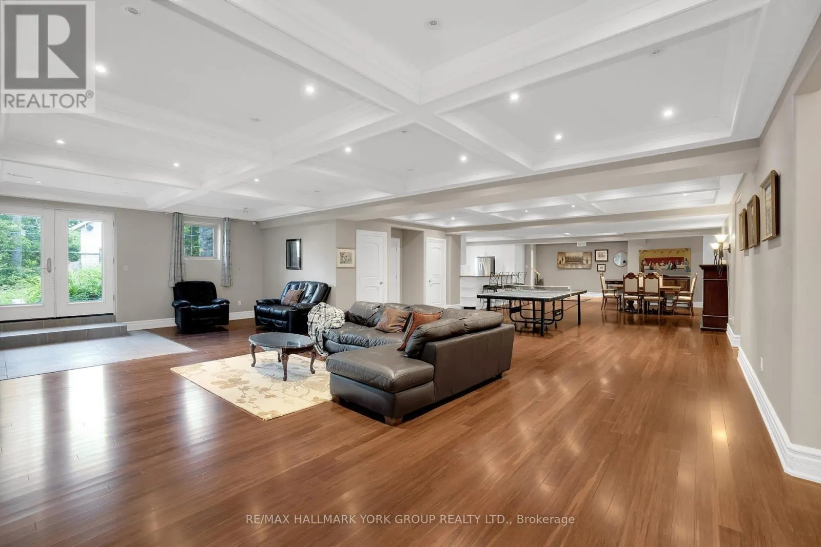 2 KINGSWOOD DRIVE