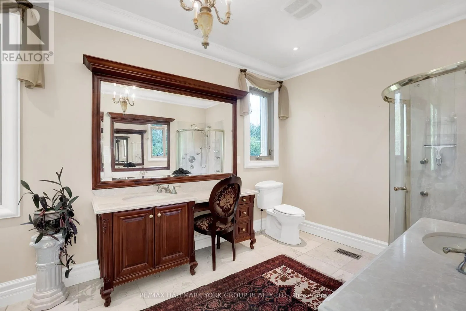 2 KINGSWOOD DRIVE