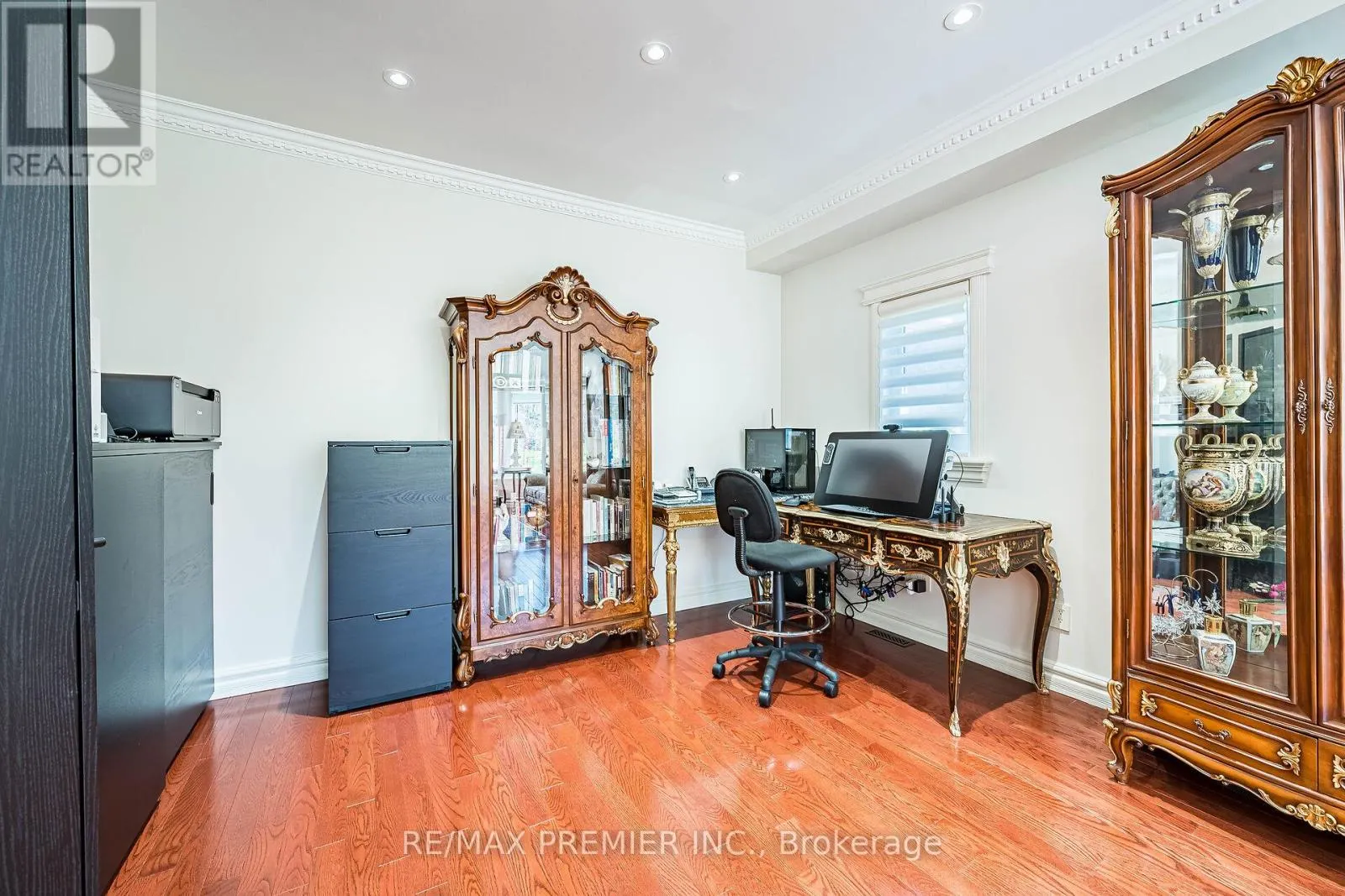 111 ARISTA GATE