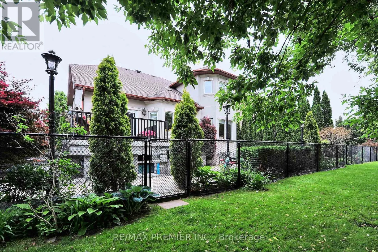 111 ARISTA GATE