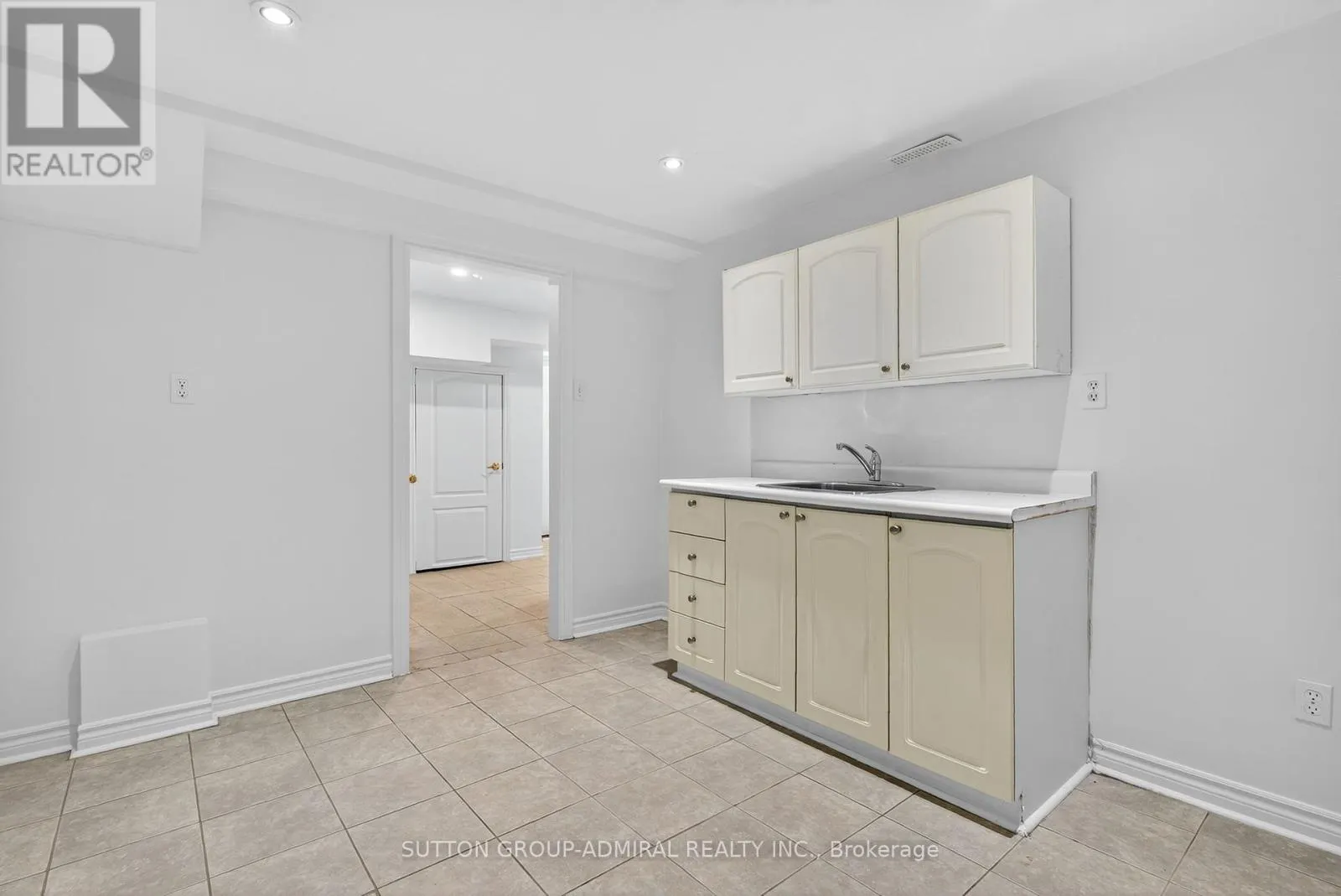 43 KEREMEOS CRESCENT