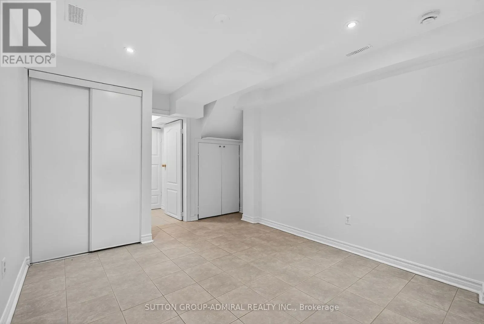 43 KEREMEOS CRESCENT