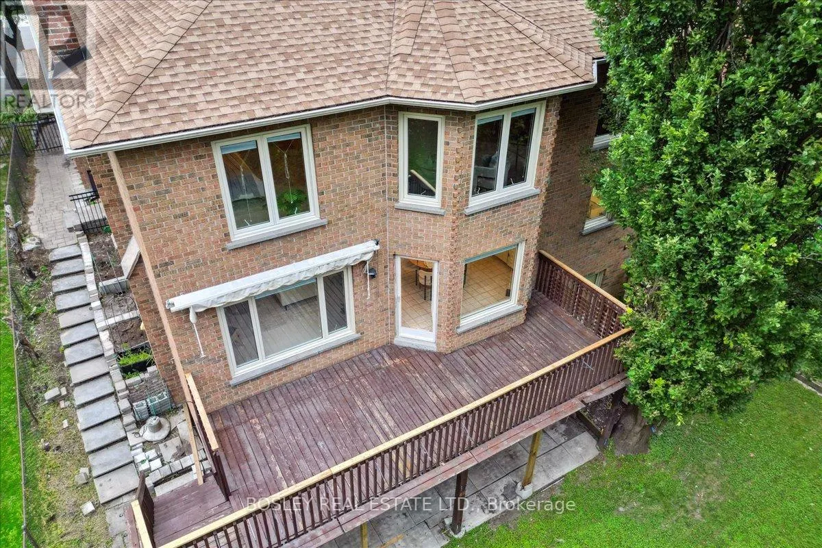 50 SIMMONS CRESCENT