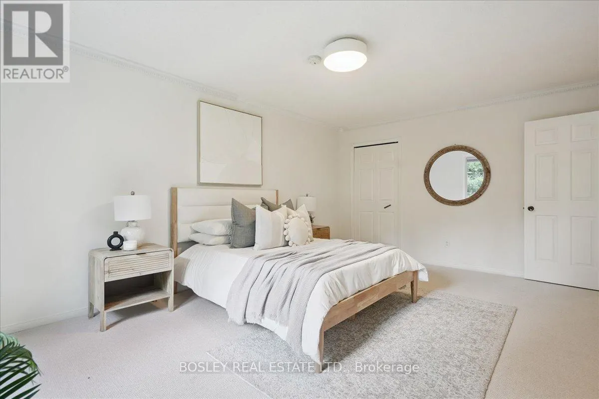 50 SIMMONS CRESCENT