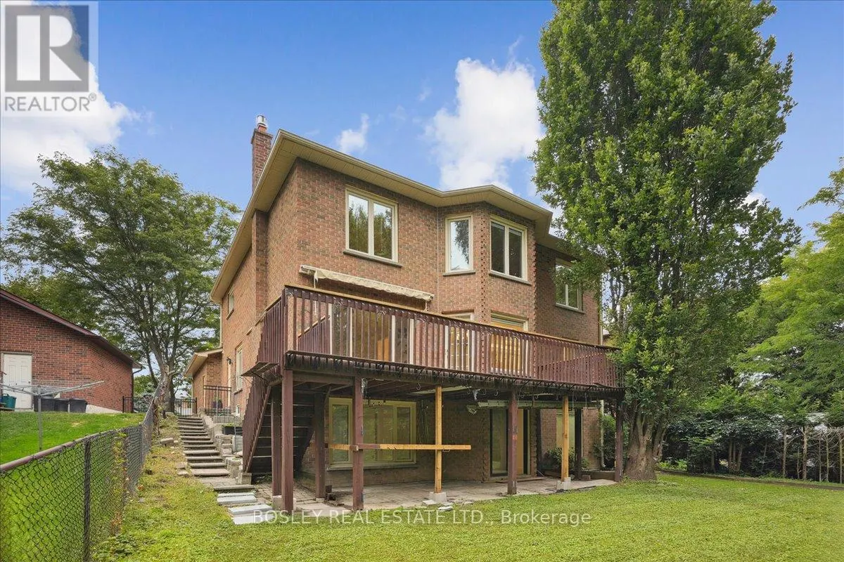 50 SIMMONS CRESCENT