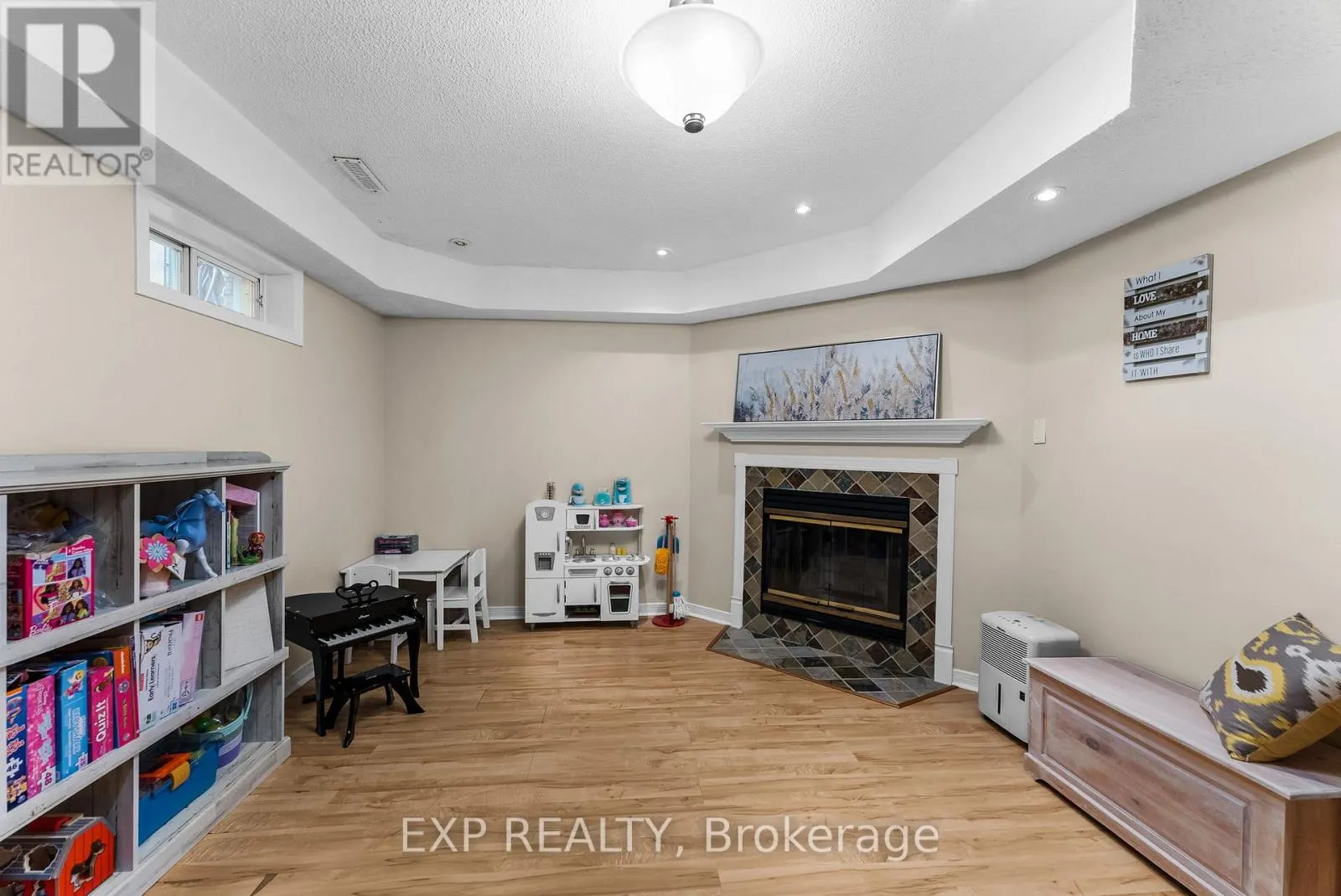 119 SPRING ROAD