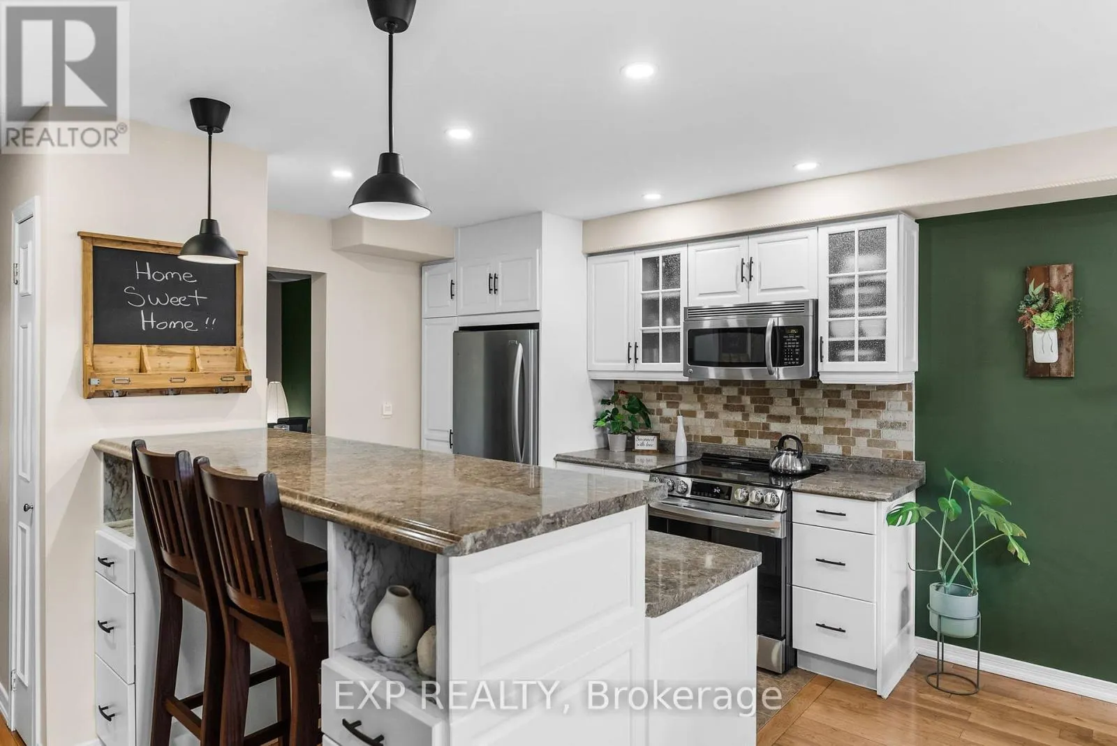 119 SPRING ROAD