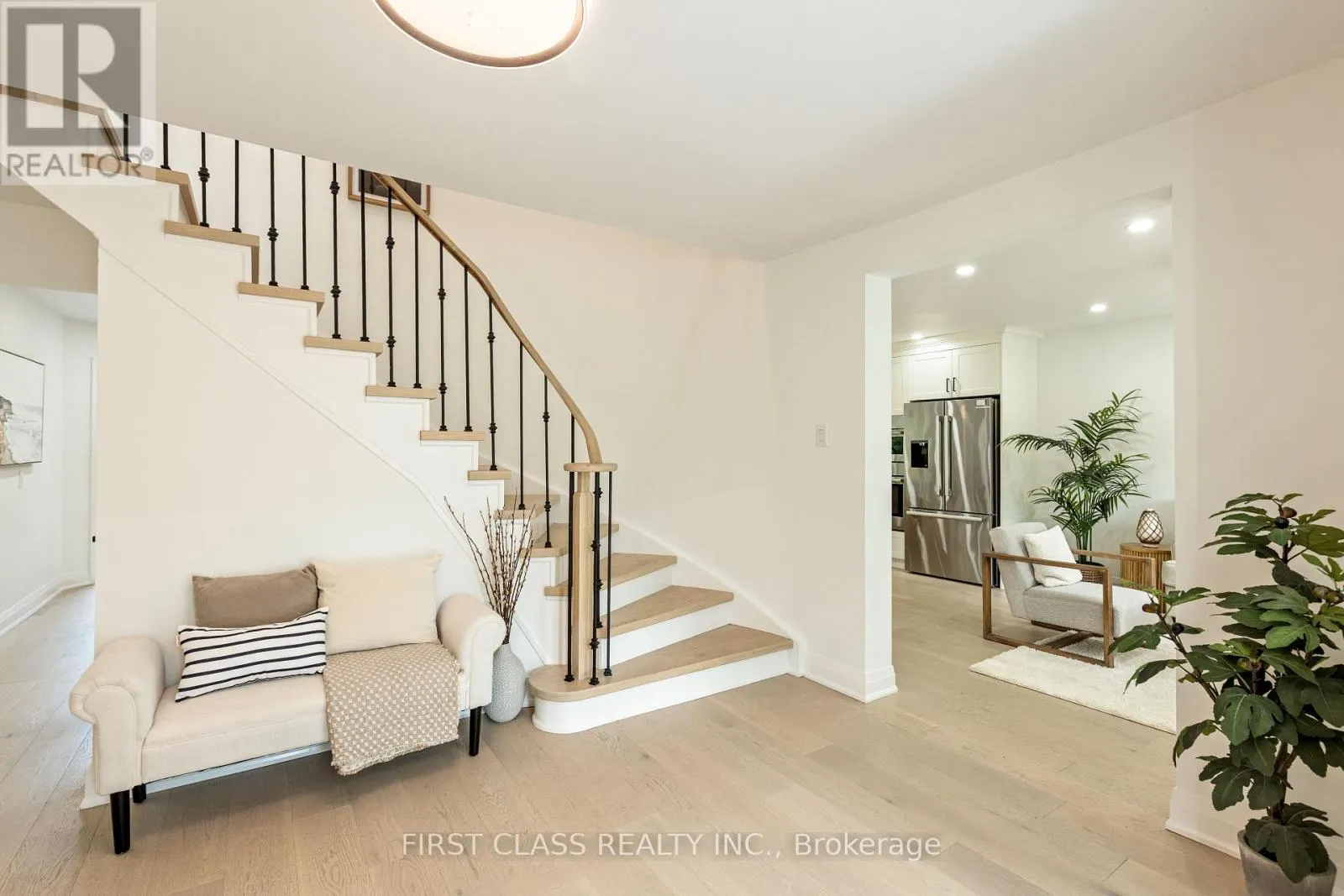 679 VILLAGE PARKWAY