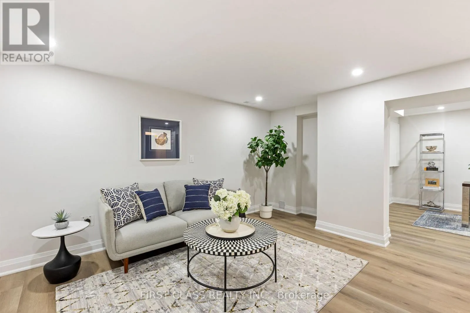 679 VILLAGE PARKWAY