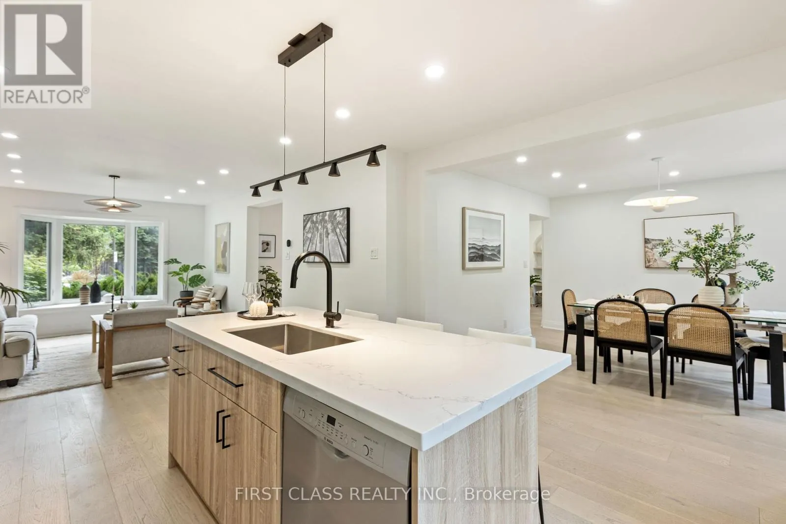 679 VILLAGE PARKWAY