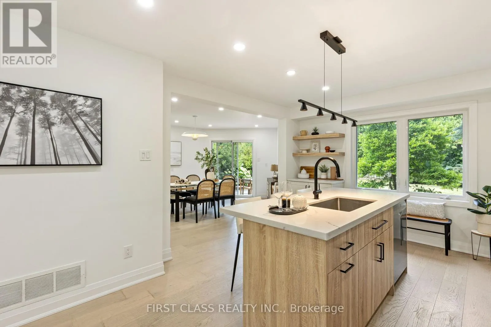 679 VILLAGE PARKWAY