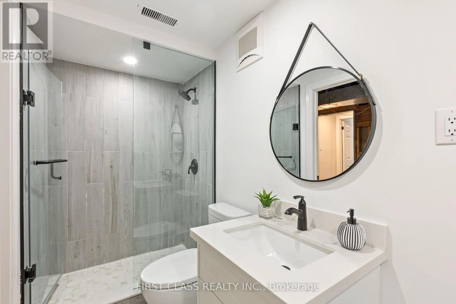 679 VILLAGE PARKWAY