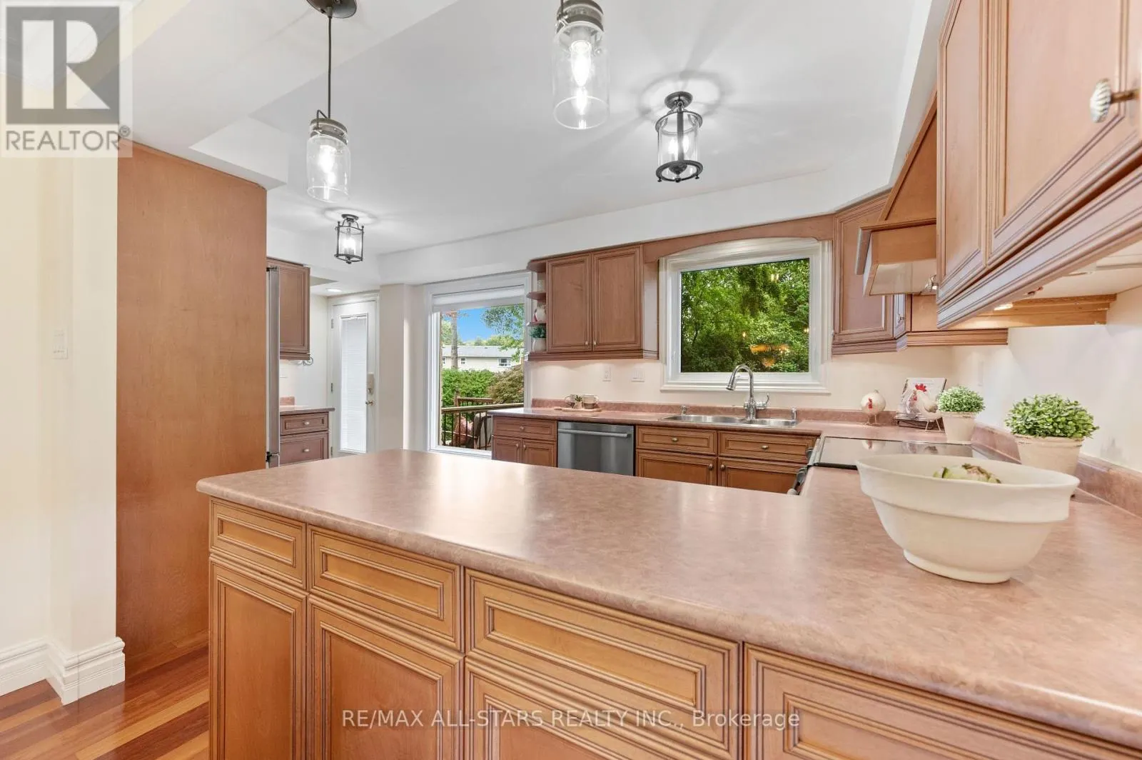 603 VILLAGE PARKWAY