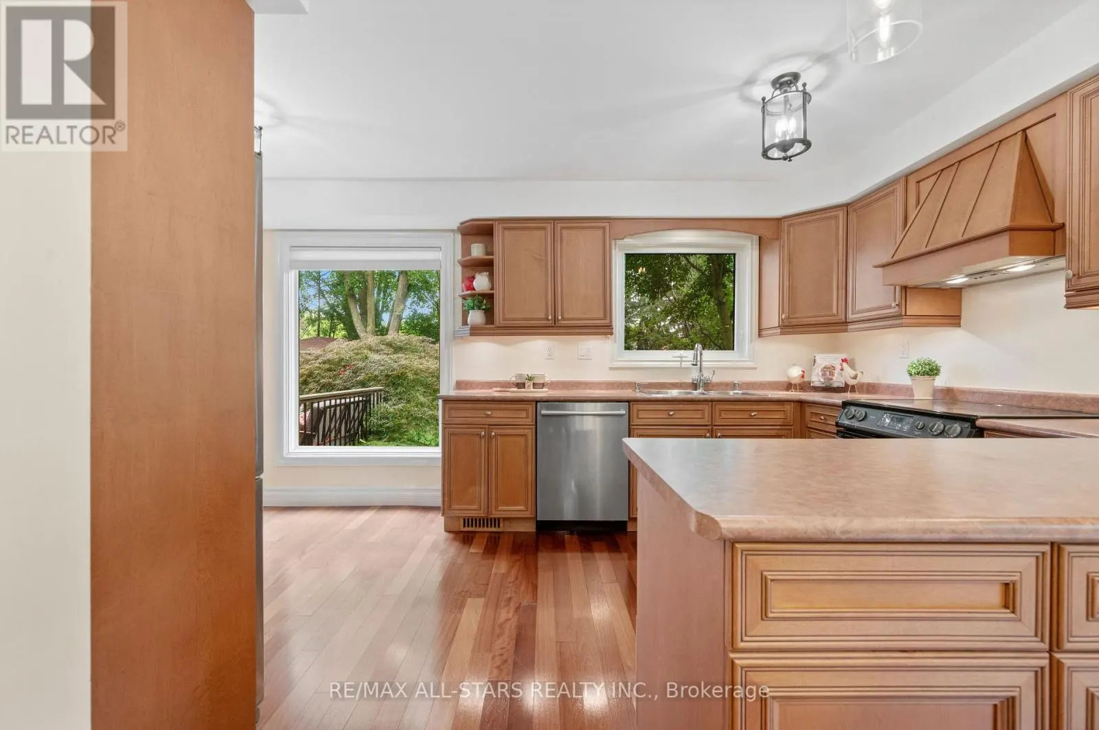 603 VILLAGE PARKWAY