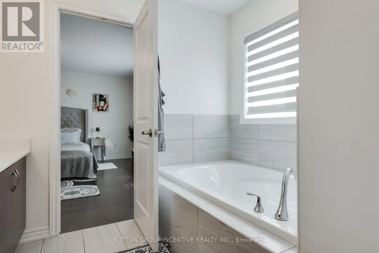 2271 GRAINGER LOOP