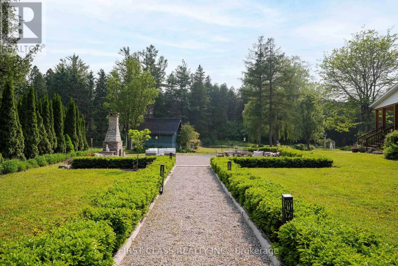 2 VANVALLEY DRIVE