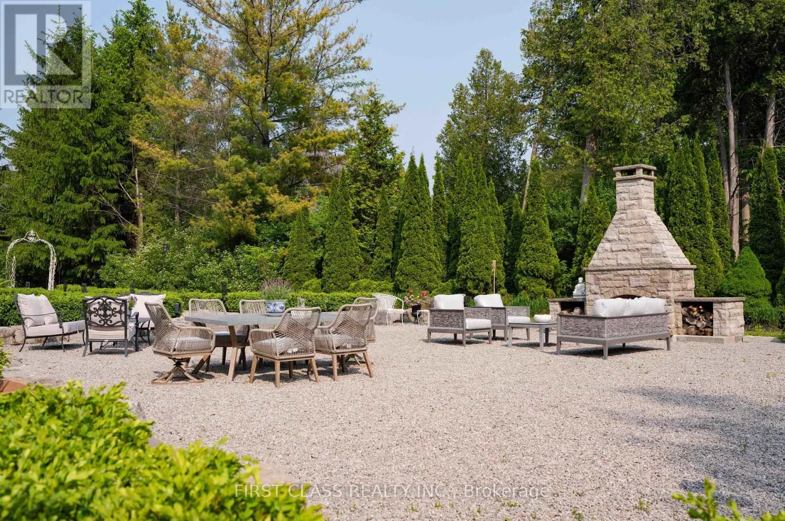 2 VANVALLEY DRIVE