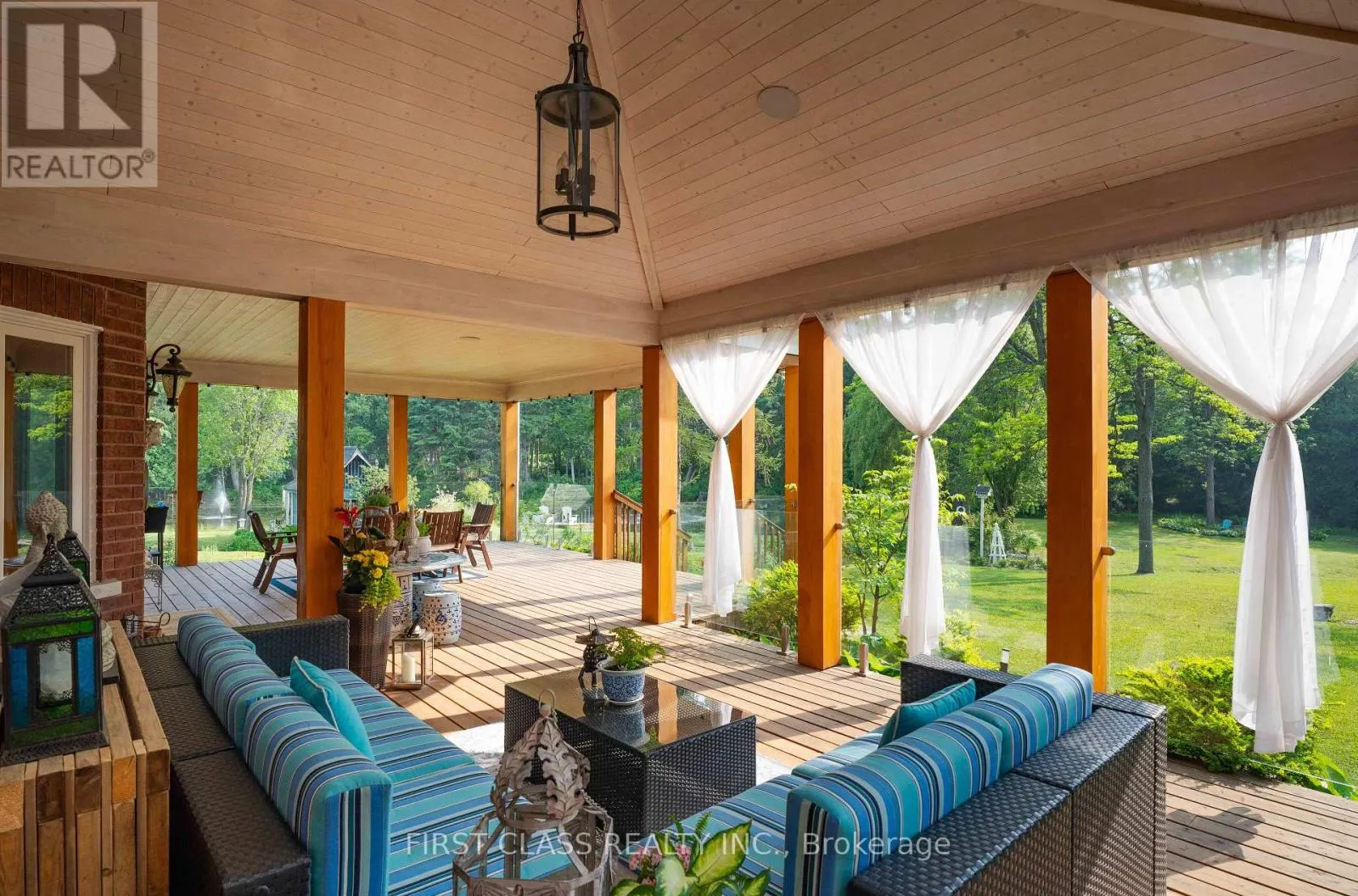 2 VANVALLEY DRIVE