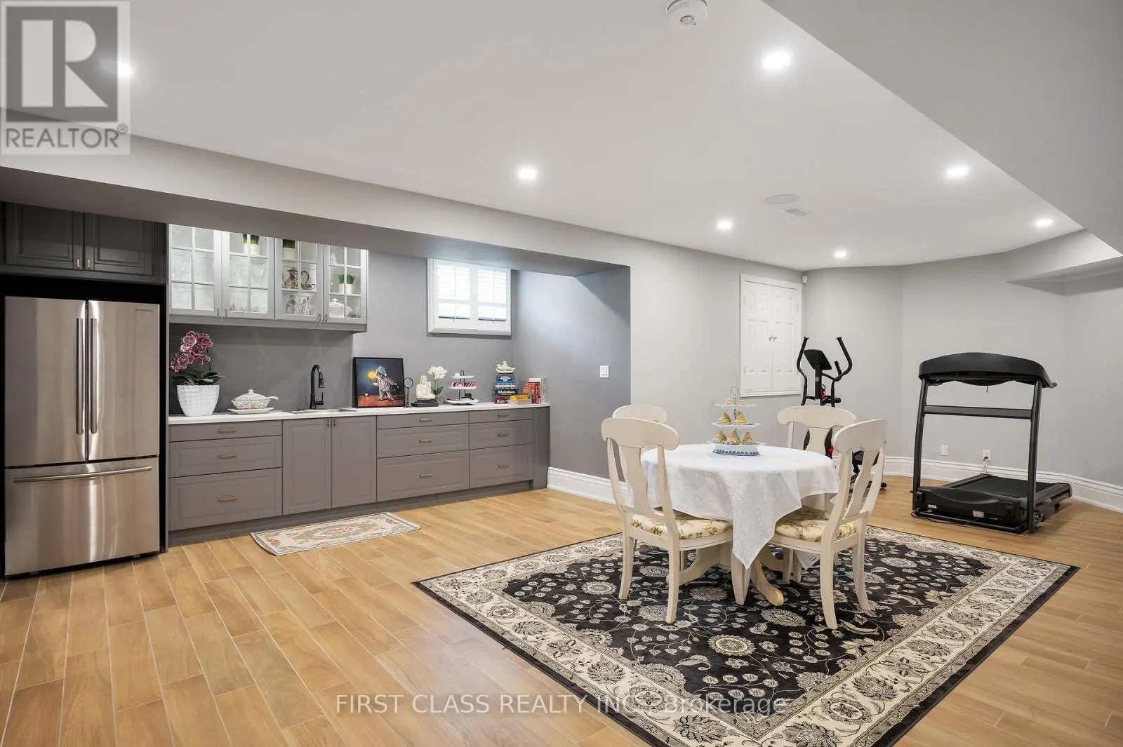 2 VANVALLEY DRIVE