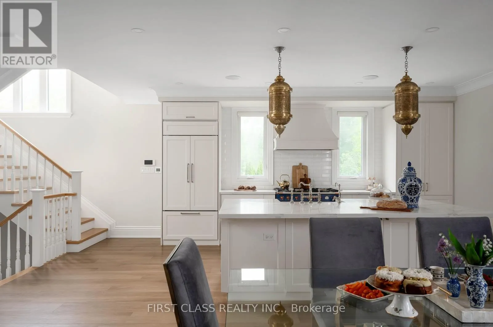 2 VANVALLEY DRIVE