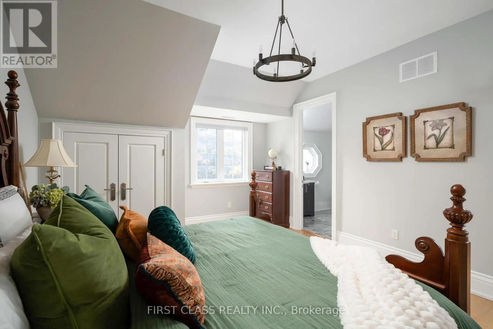 2 VANVALLEY DRIVE