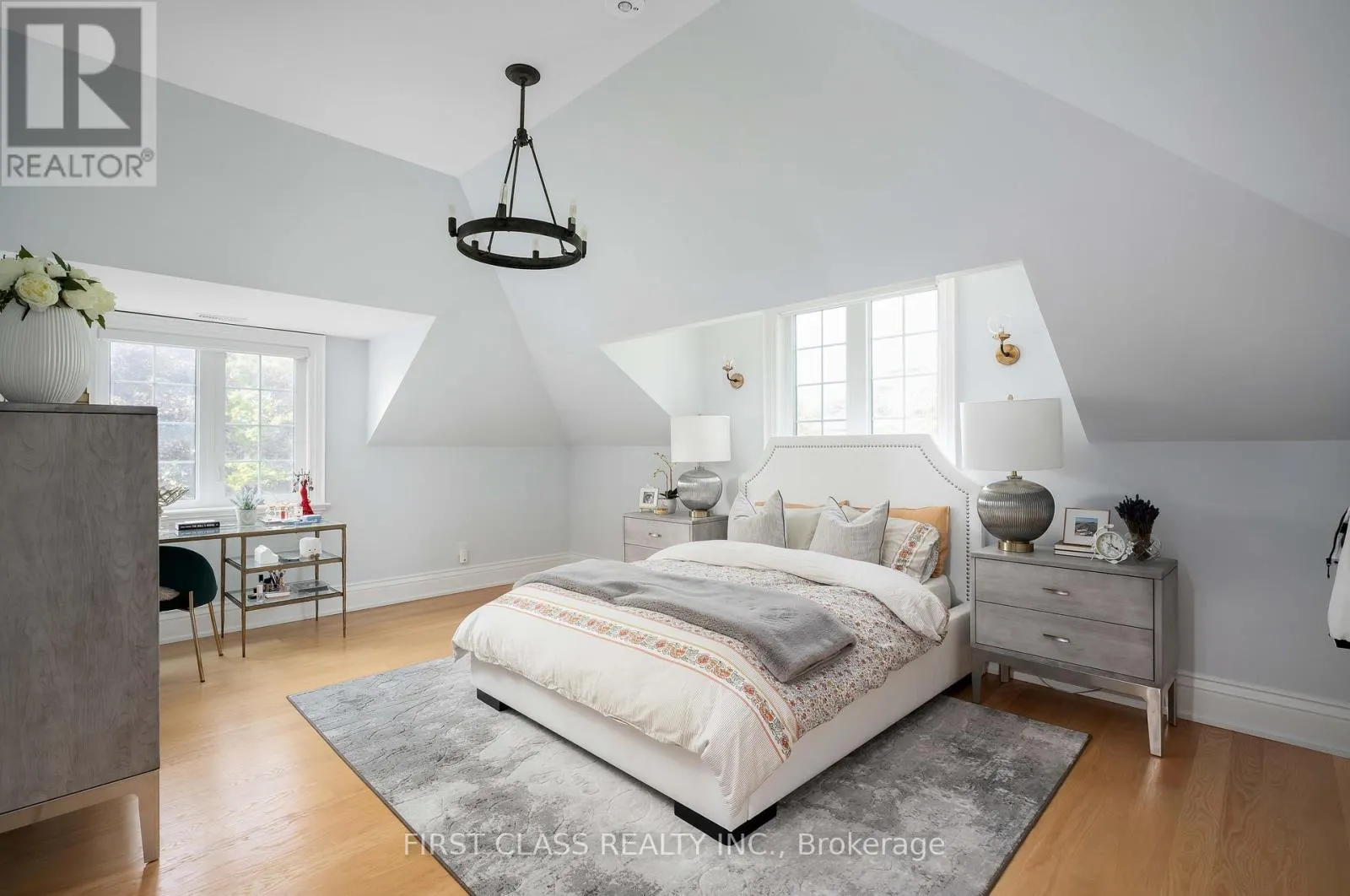 2 VANVALLEY DRIVE